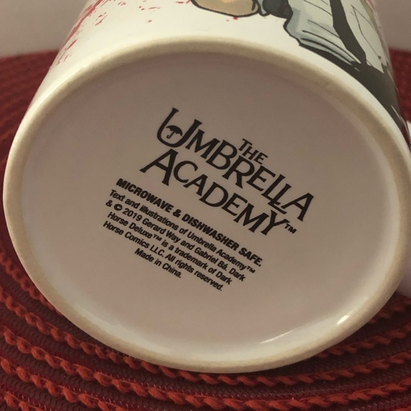The Umbrella Academy Mug Coffee Cup SUPER RARE PRINT EUC - Picture 4 of 5